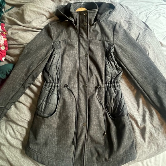 Reitmans Structured Jacket with Side Panelling - Picture 3 of 5